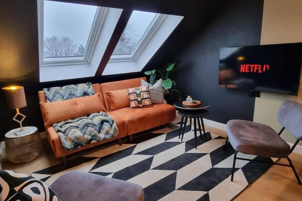 Super Stylish Apartment In Urmston Flat 3 Exterior photo